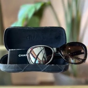 CHANEL Camelia Sunglasses