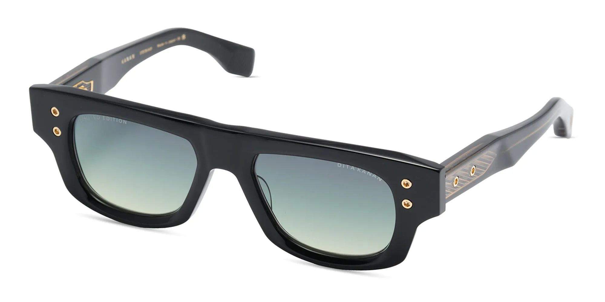 Dita Kanan DTS735