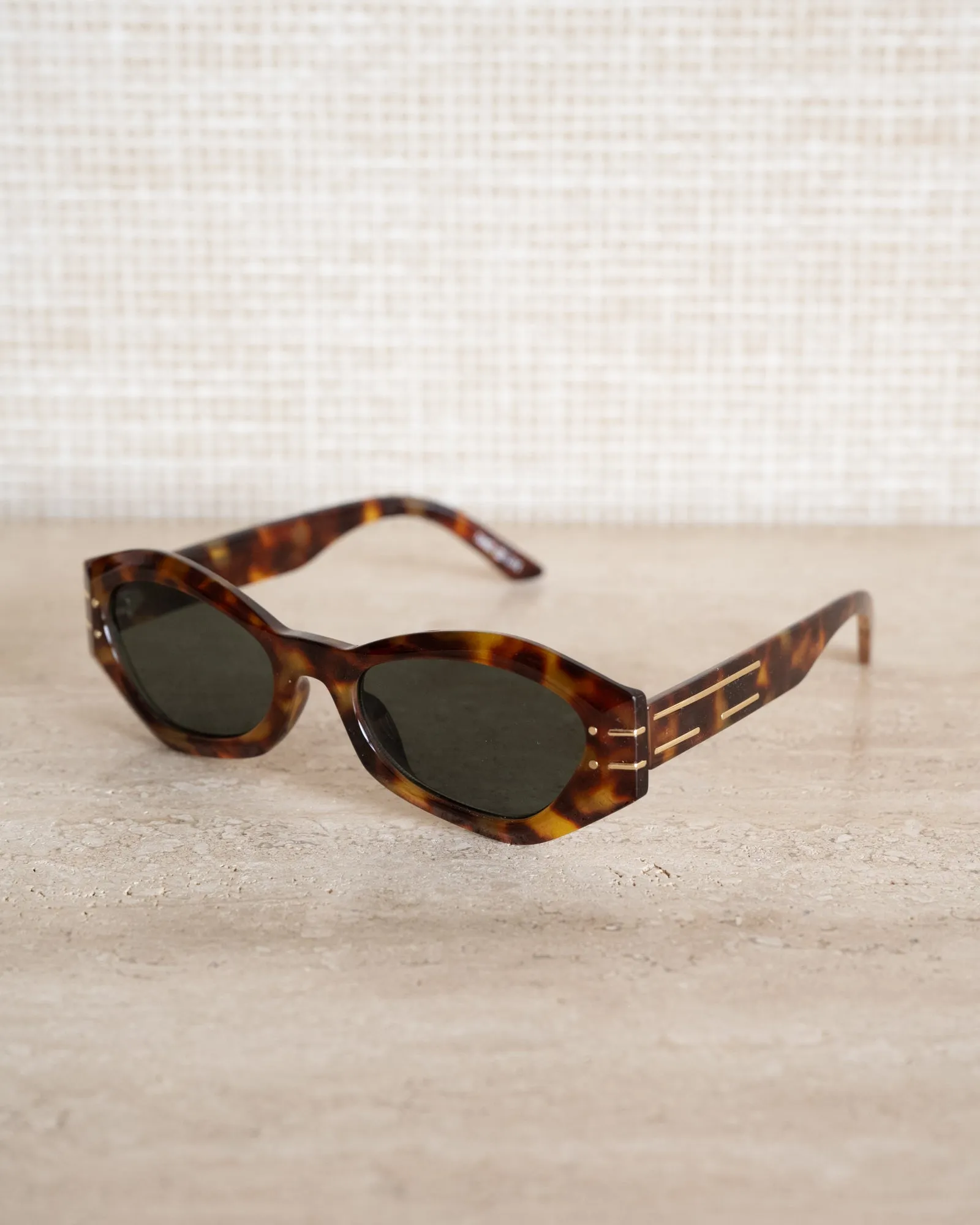 TILTIL Sunglasses Izzy Tortoise